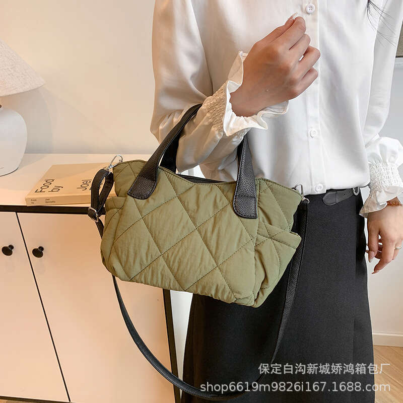 Autumn And Winter Cotton Clothing Handbag, Women's Simple Nylon Soft Tote Bag, High-End Diamond Grid Single Shoulder Crossbody Bag