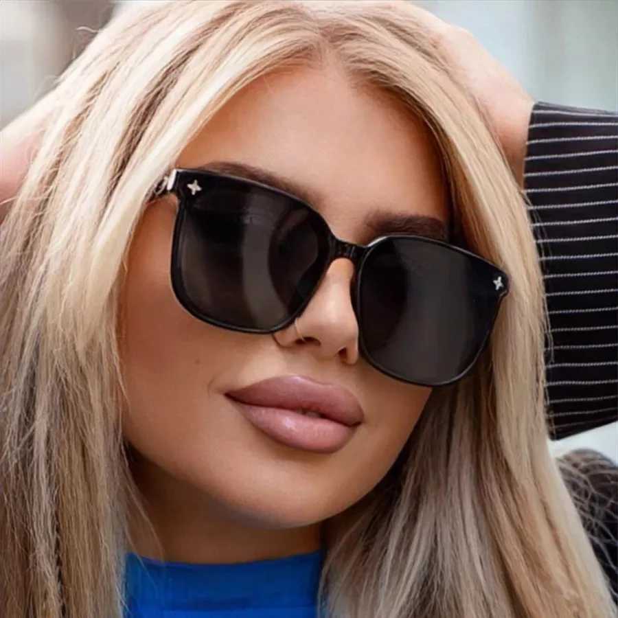 New Trendy Large Frame Womens Sunglasses Fashion Chain Glasses LegXJ250306