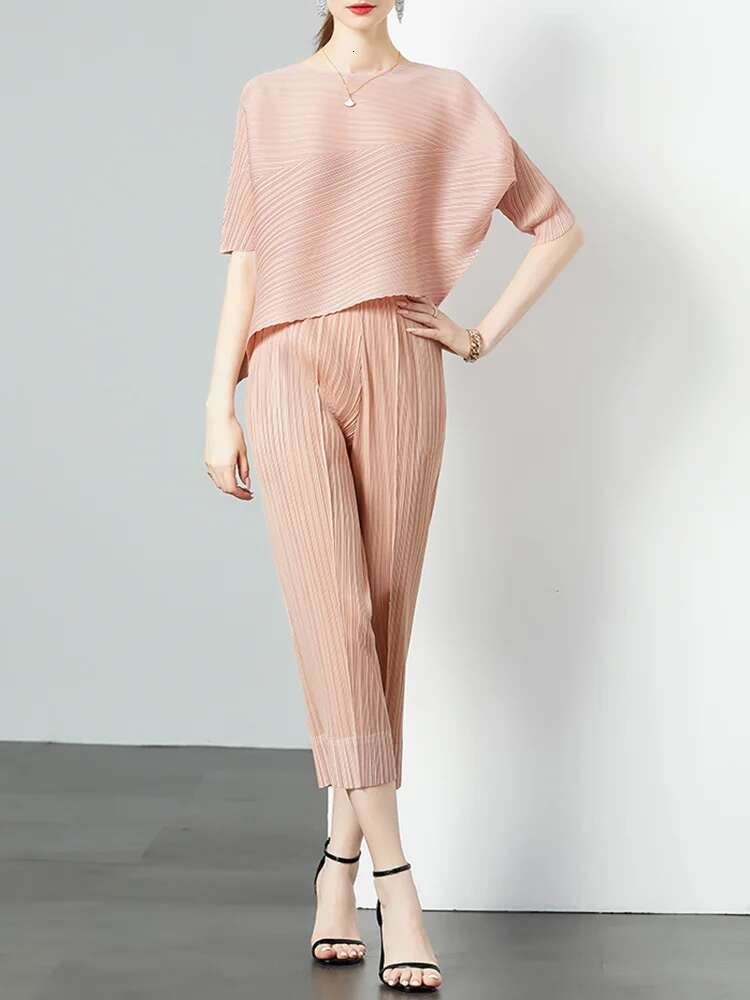 GVUW Pleated 2 Pieces Set Women Round Collar Loose Top + Pencil Pants Solid Color New 2024 Female Casual Clothing 17G6627