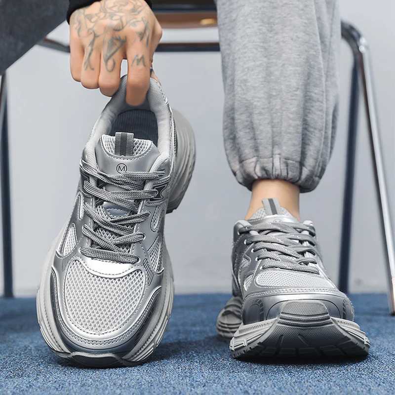 Spring New Casual Sneaker Men Running Shoes Fashion Gray Mens Sports Shoes Breathable Platform M Sneakers zapatillas hbre Z250326