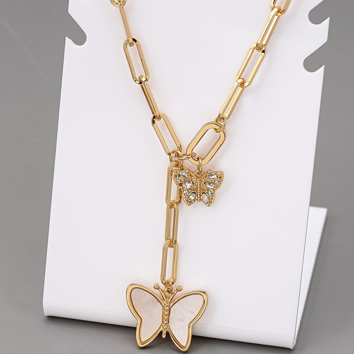 French Retro Butterfly Pendant Fashion Personality Light Luxury Necklace Female Designer Jewelry