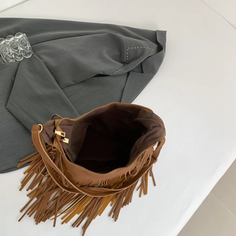 Fashion Women Fringe Hobo Bag Western Purse Messenger Shoulder Bag Pu Leather Tassel Y2K Hippie Crossbody Bag 250306