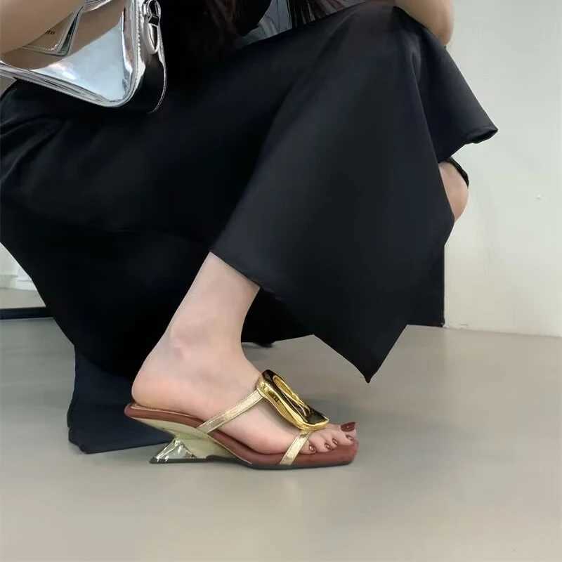 Wens Fi High heeled Slippers Summer New Square Hollow Metal Square Button Sandals Y250306