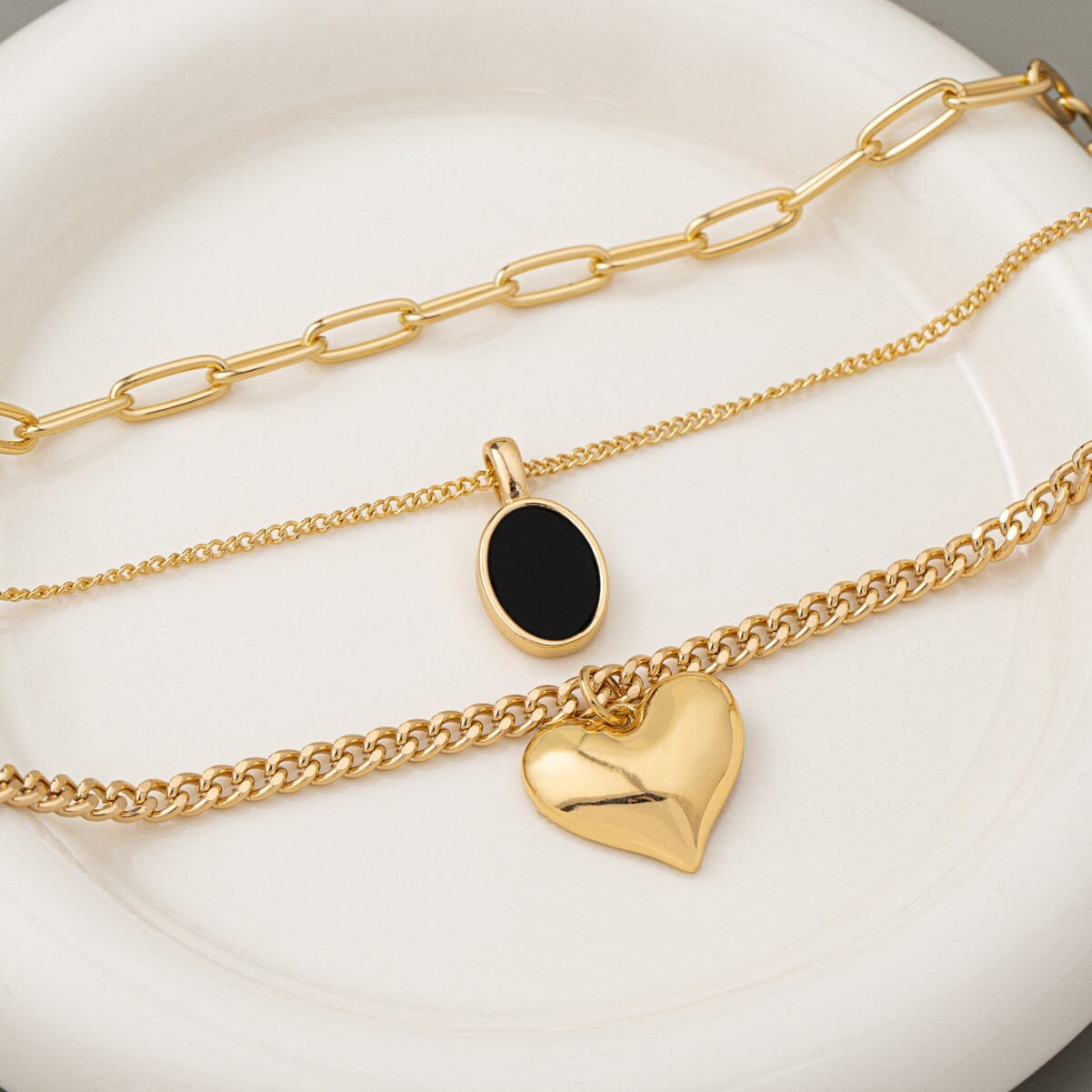Ins Metallic Temperament Multi-layered Love Pendant Personality Necklace Collar Women's Jewelry