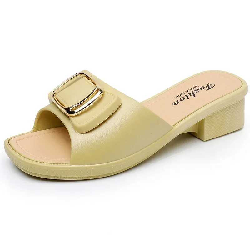 2024 New Summer Fiable Anti-slip Medium Heel Wens Slippers Korean Style Soft Bott Thick Bott e-piece Slippers Y250306