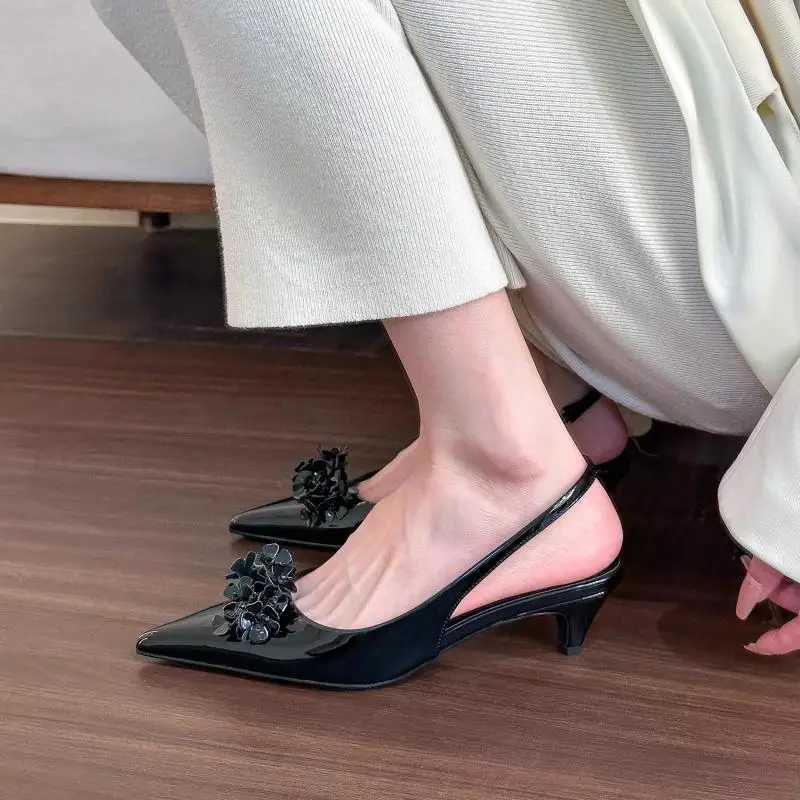 Wen Sandals Spring Summer 2024 Spring New Pointy Flower Sandals Fi Mid-heel Back Empty Wens Single Shoes Shoes Y250306