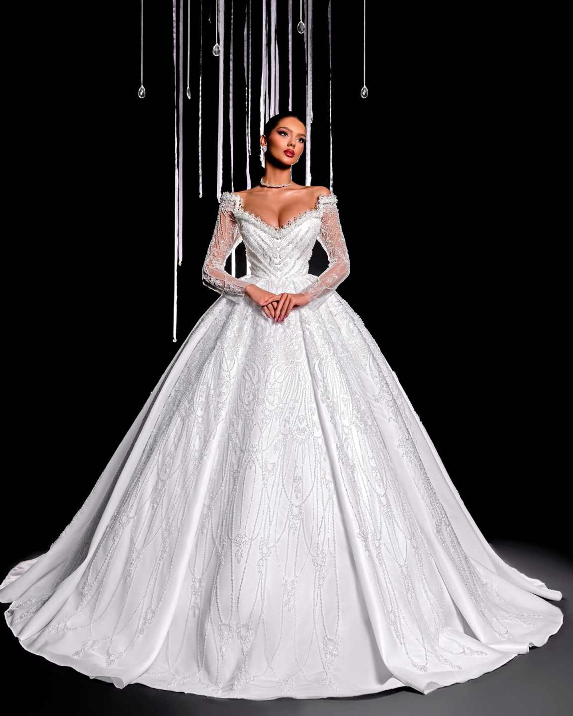 A e Women Wedding DressV Neck Long Sleeves Bridal Gowns Sequins Lace Sweep Train Dress Custom Made