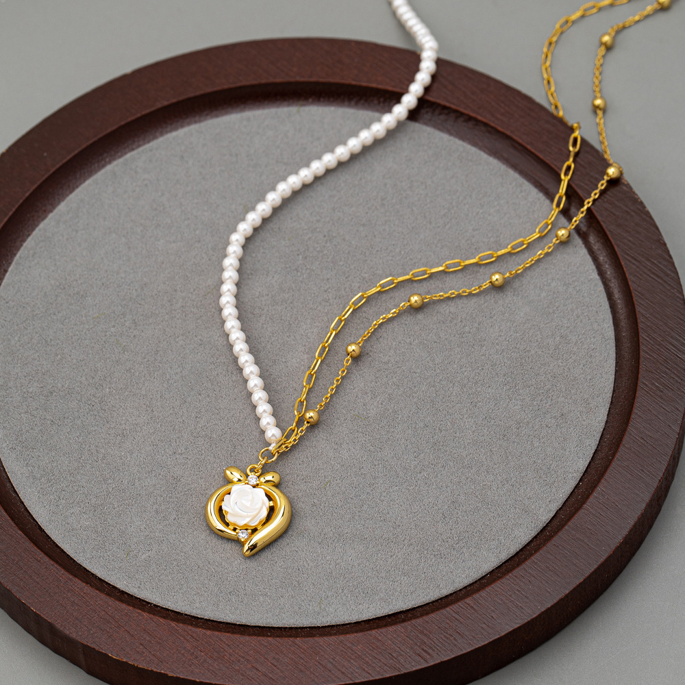 Fashion Light Luxury Camellia Shell Pendant Necklace Niche Design Senior Sense Necklaces for Women