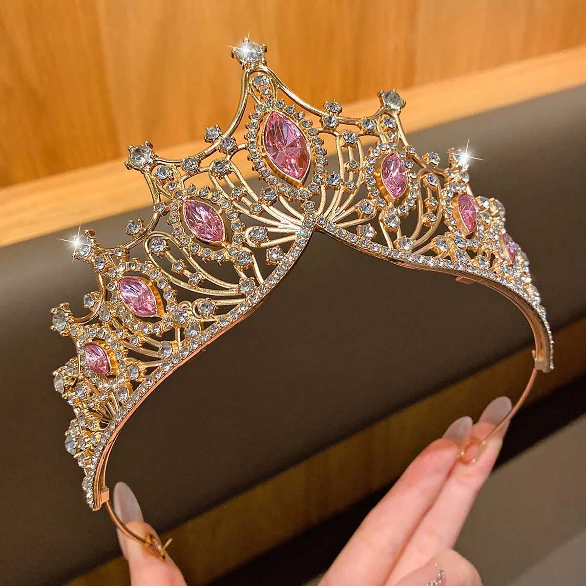 1 large crown fashionable temperament crown band sweet wind hair accessory suitable for performances and birthdays X250306
