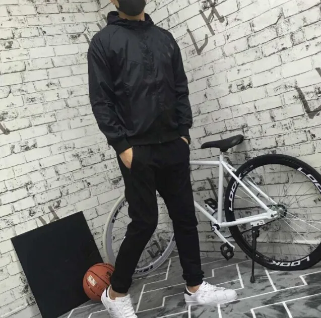 Fall Thin Wind Jacket Men Women Sportswear High Quality Runner Coat Waterproof Fabric Men Sports Jacket Fashion Zipper Hooded Coat