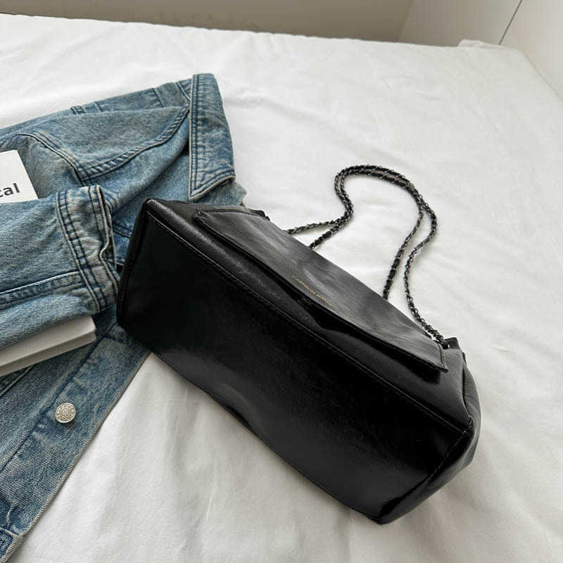 Korean style handbag for women 2023 new versatile armpit bag premium texture oil leather chain crossbody bag tote bag Y250306