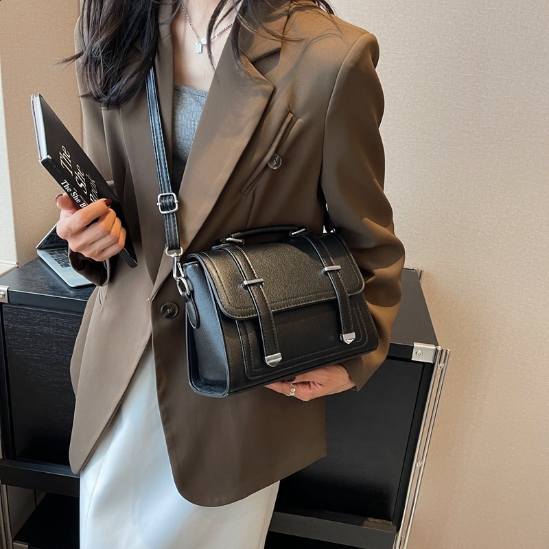 This years popular internet celebrity fashion high-end handbag womens versatile niche design single shoulder diagonal cross bag simple small square ba
