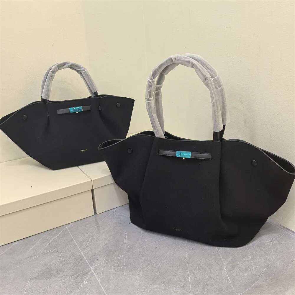 European And American Fashion New Bat-Shaped Wing Handbag Niche Brand Design Multi-Functional Large Capacity Shoulder Bag
