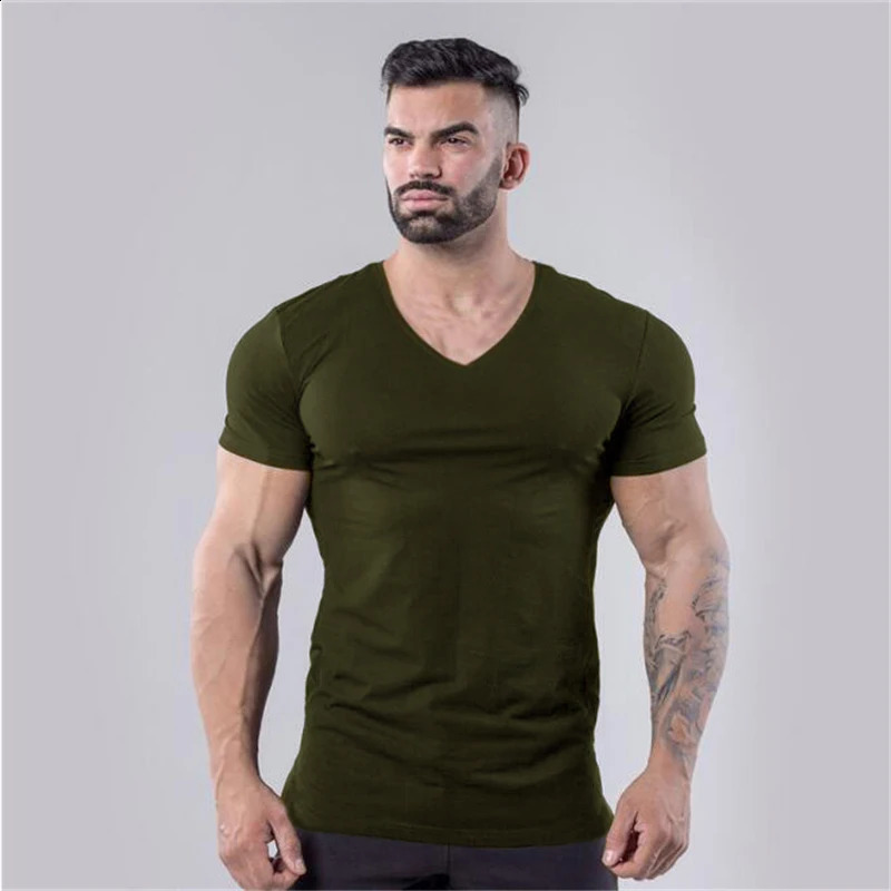 Plain Cotton Gym T-shirt Men Summer Fitness Clothing V-Neck Short Sleeve T shirt Slim Fit Tshirt Bodybuilding Workout Tees Tops 250306