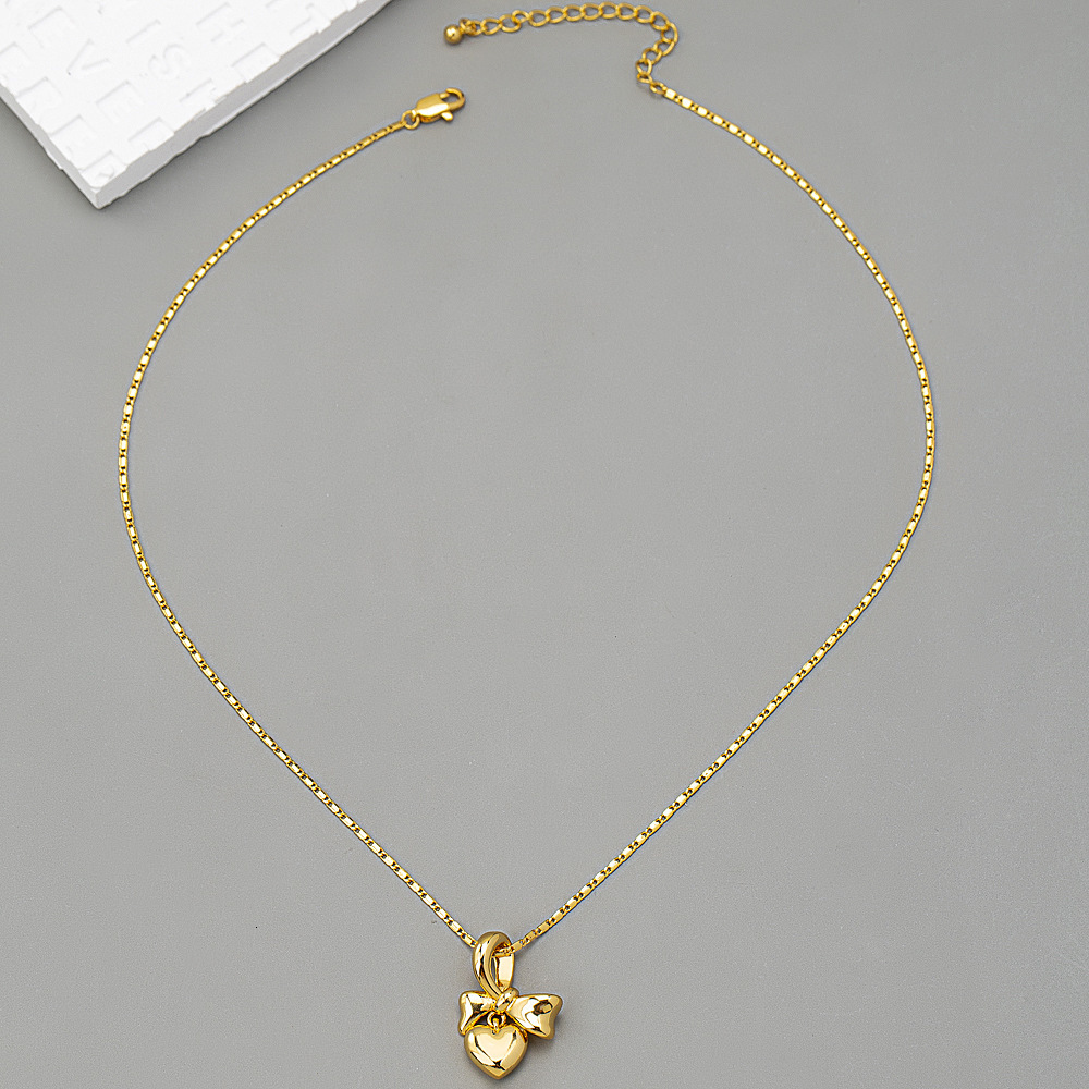 French Retro Little Fragrant Wind Bow Love Pendant Simple Everything With Temperament Necklace Collar