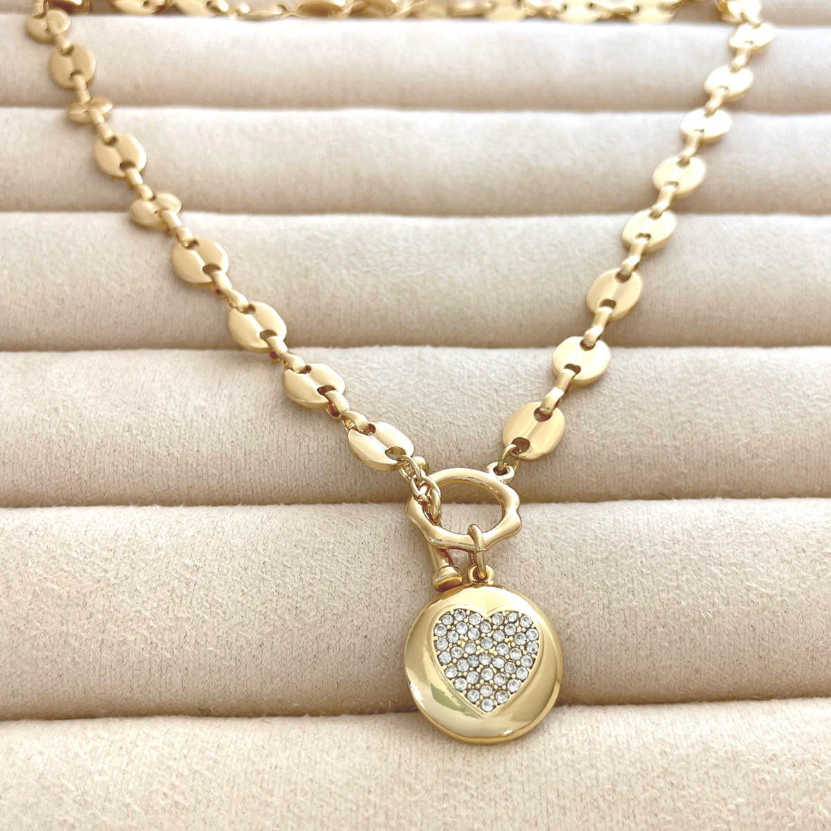 French Retro Light Luxury Temperament OT Button Necklace Women Love Fashion Design Sense Clavicle Chain Jewelry