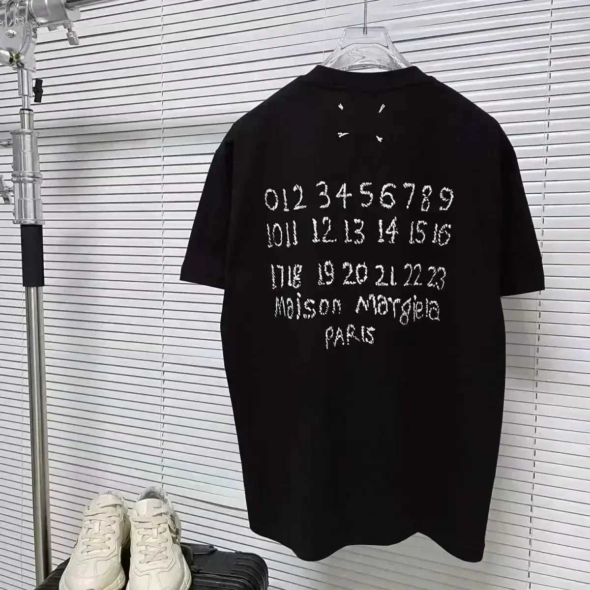 2025 New Cotton T-shirt Fashion Brand Summer and Autumn Short Sleeve Loose Letter Casual Mens Round Collar Print Men and Women X250306