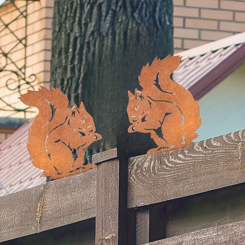 1 Piece Rustic Metal Squirrel Statue One Piece Rust Over Time Nature Inspired Crafts Garden Decorative Ground Plugs Metal Garden Ground Plugs