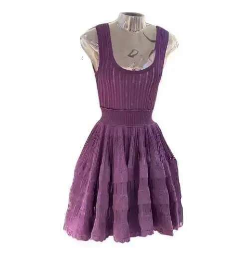 High-End New Short Women's Summer French Style Exquisite Design Sense Niche Sleeveless Vest Ing Dress 2024