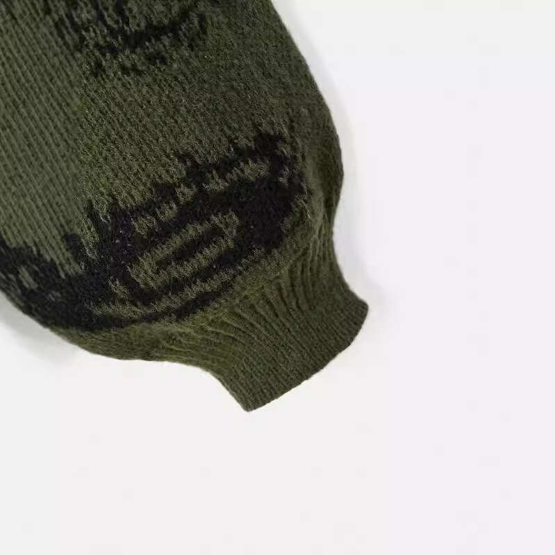 Personalized round neck long sleeved loose knitted sweater with jacquard pattern for winter warmth gift for man