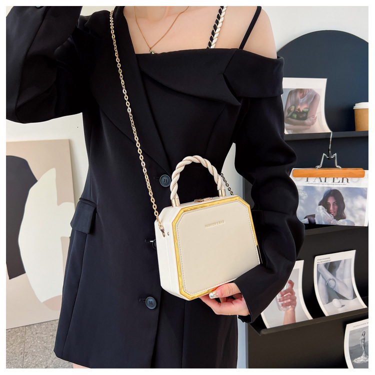 Box Niche Design Fashionable Women's 2023 New Chain Handbag Versatile Shoulder Bag