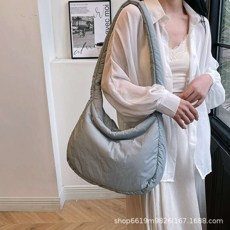 Solid Color Nylon Women's New Korean Version Simple Large Capacity Shoulder Versatile Casual Crossbody Bag