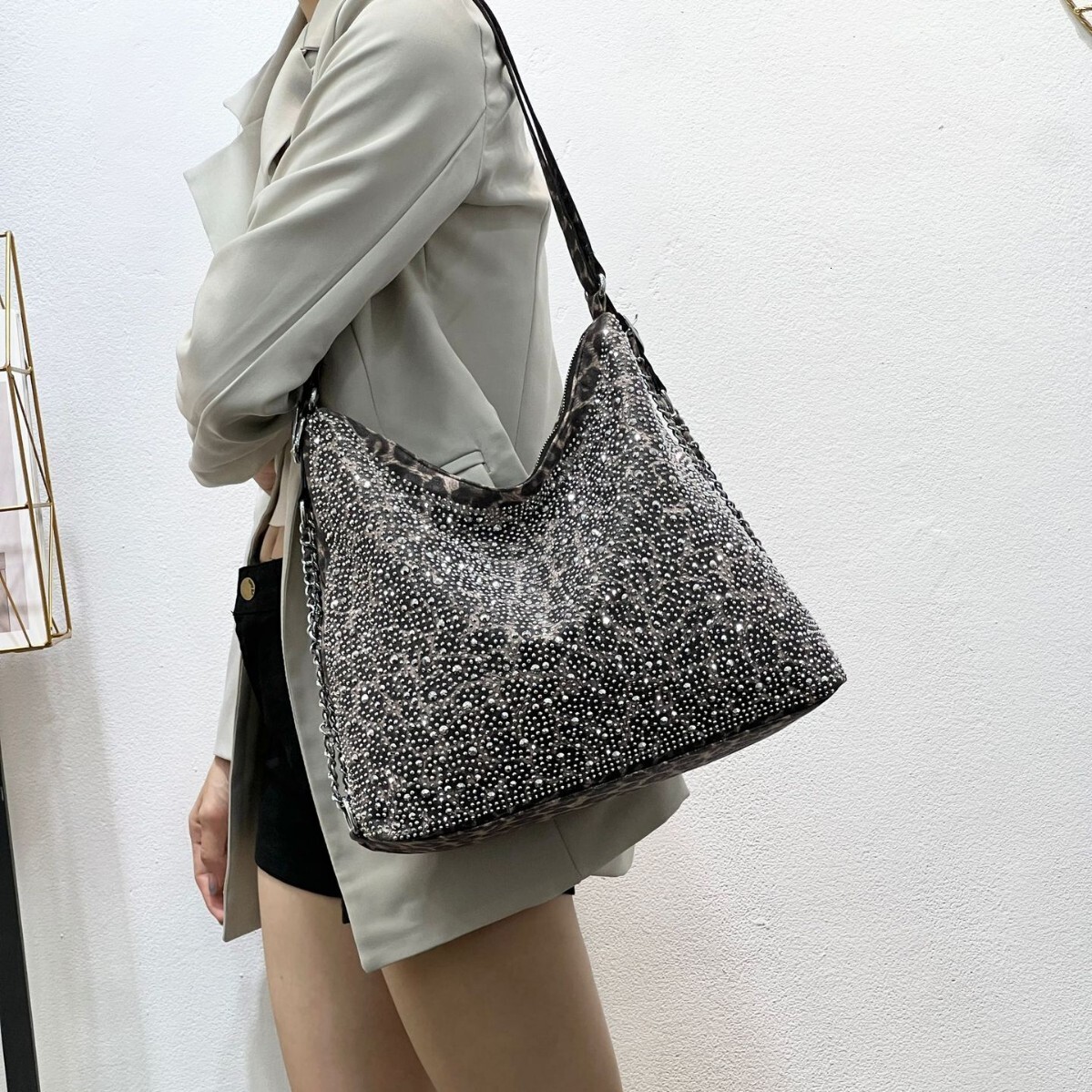 Large Capacity Trendy Diamond Studded Women, New Casual, Personalized, Stylish Tote, Fashionable Crossbody Shoulder Bag For Women