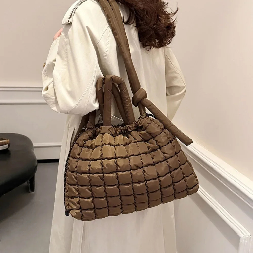 Autumn Cotton Cloud Bags For Women Large Capacity Lattice Shoulder Crossbody Bags Ladies Tote Bag Fashion Handbags 250306