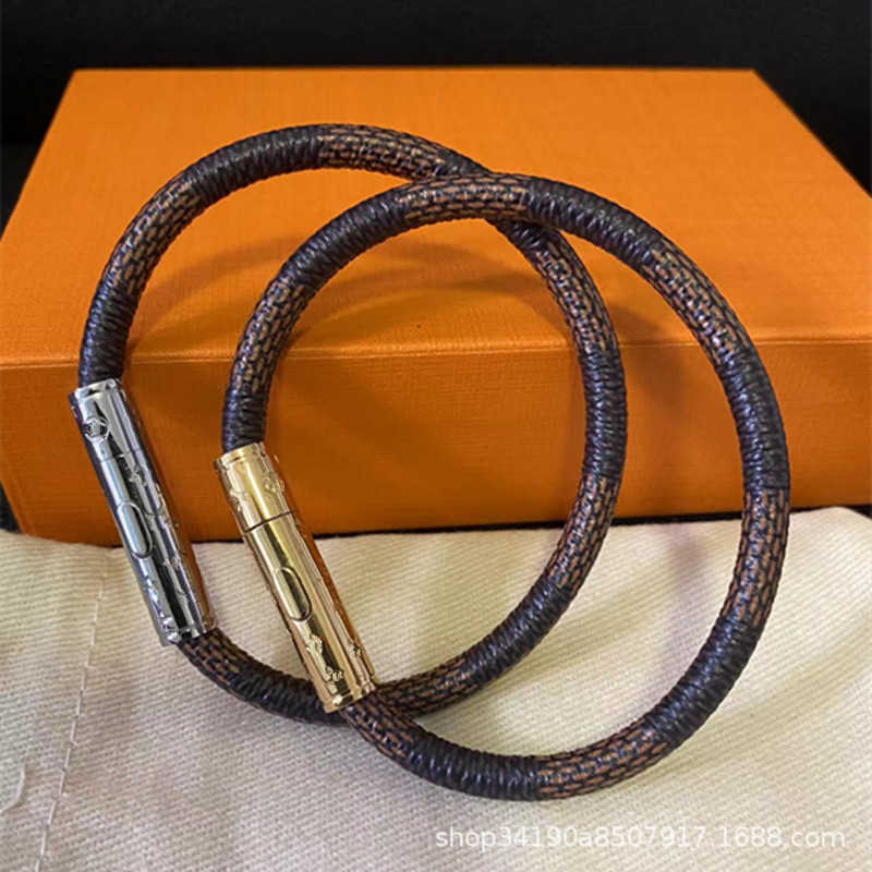 Bangle New Classic Vintage Flower Buckle Titanium Steel Gold Silver Button for Both Men and Women High-end Leather Bracelet Couples H250306