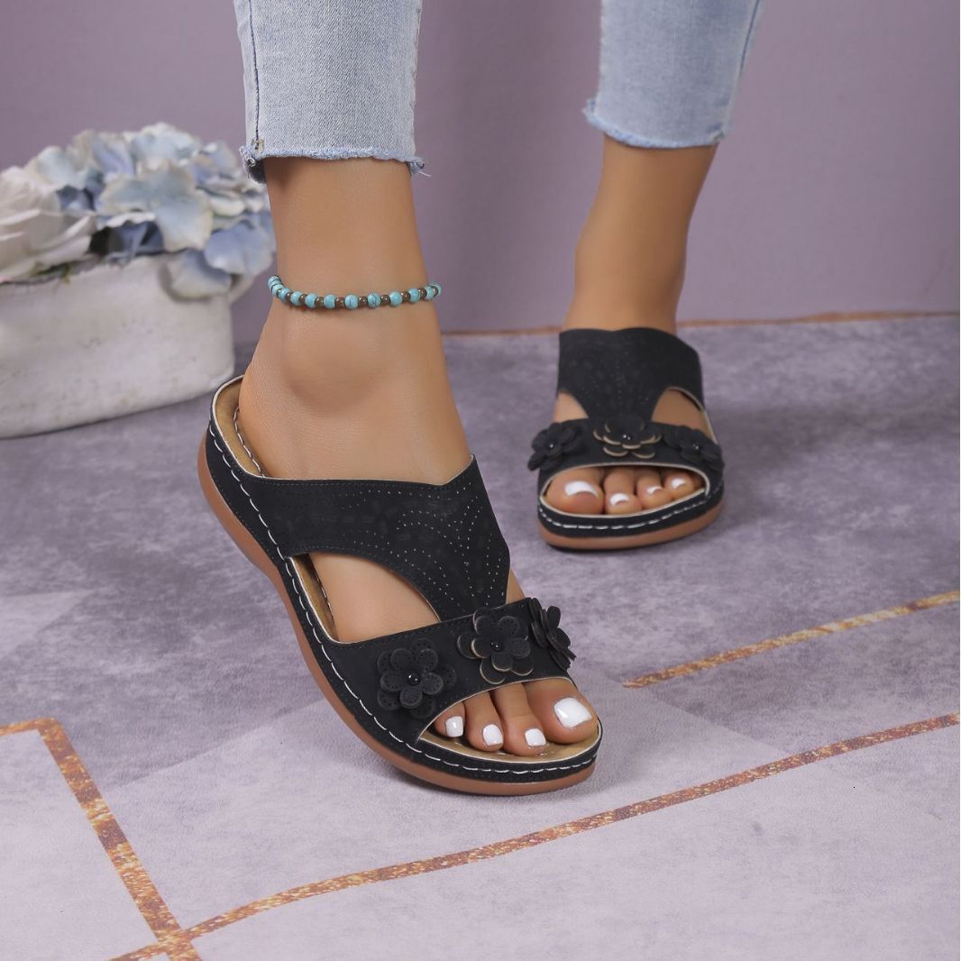 Flower decoration summer new 2025 slope fashion solid color plus size sandals and women's shoes ddmykukumalu