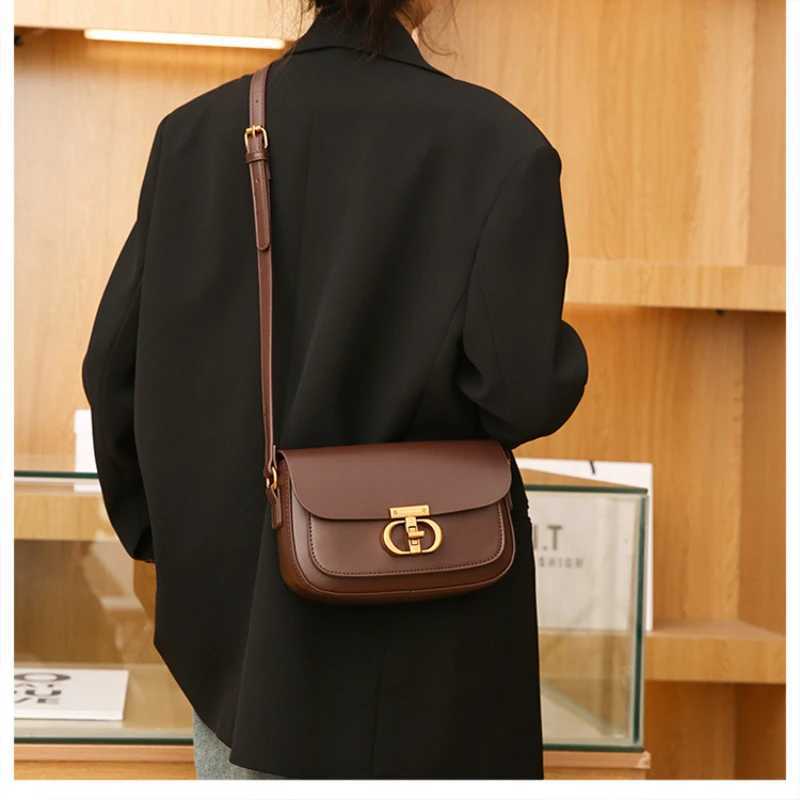 Large capacity retrofashion bag for women easiest for matchnew arrival maillard small square bag texture niche style bag Y250306