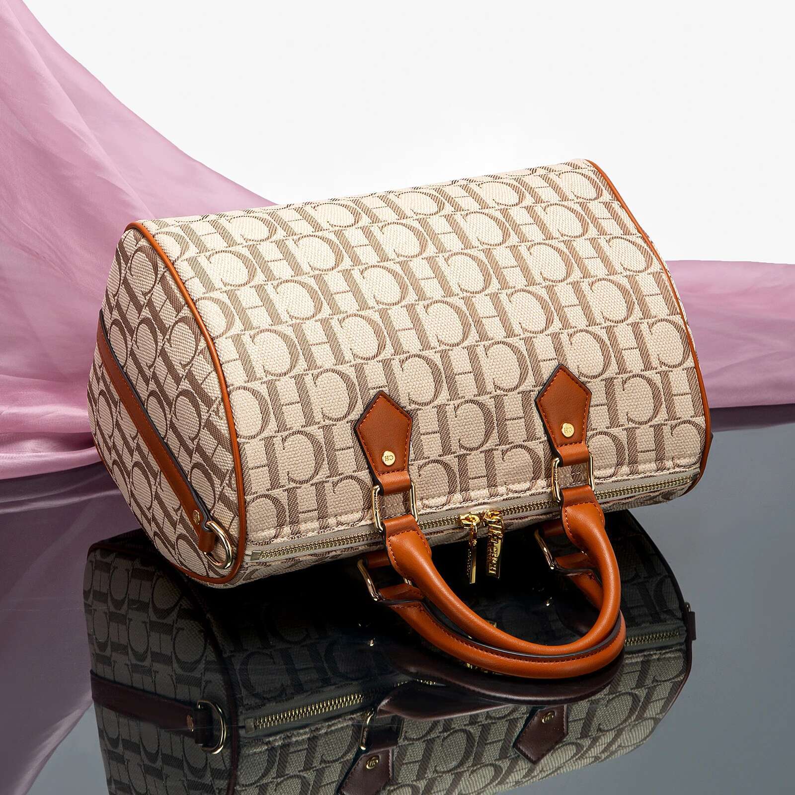 CHCH Women's Pillow Autumn/Winter New Collection Letter Handbag Brown Boston Bag