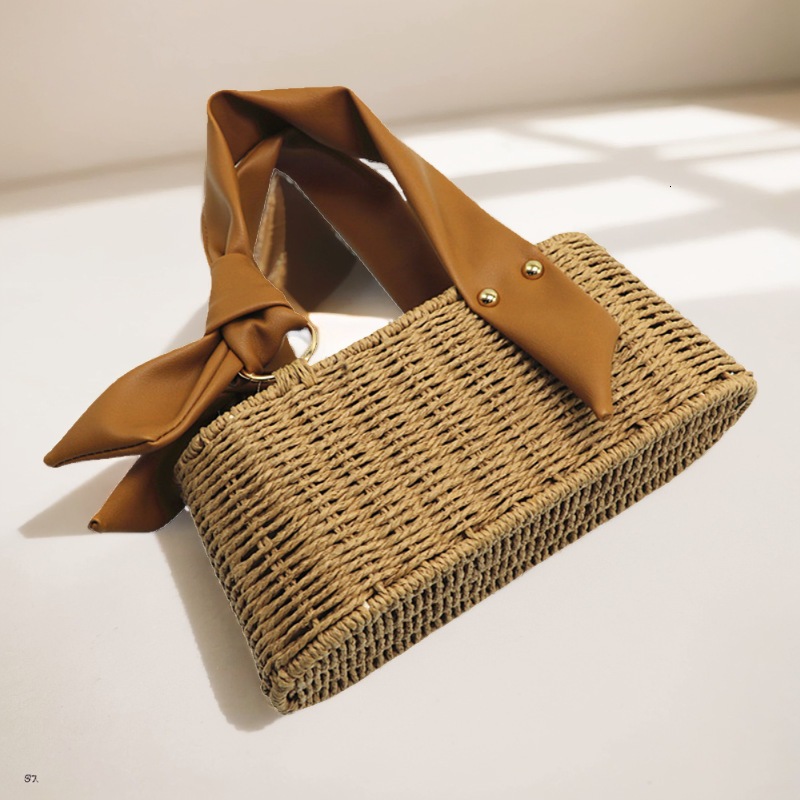 2024 New Trapezoidal Handbag, Mobile Phone Straw Bag, Fashionable Women's Woven Bag