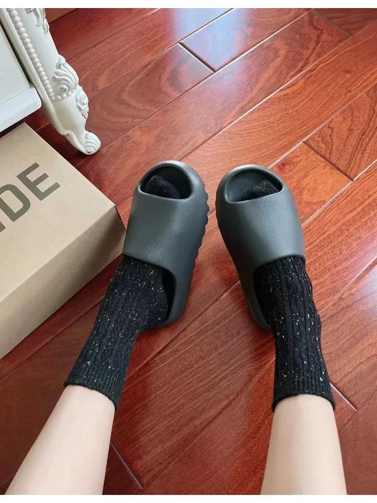 Slides Clouds Womens Sandals Mens Slippers Soft Thick Bottom Inner and Outdoor Height Increasing Shoes Couple 36-47C250306