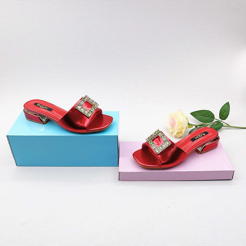 One character plus size rhinestone flat bottomed toe slippers for women's outdoor wear, square buckle lightweight beach sandals