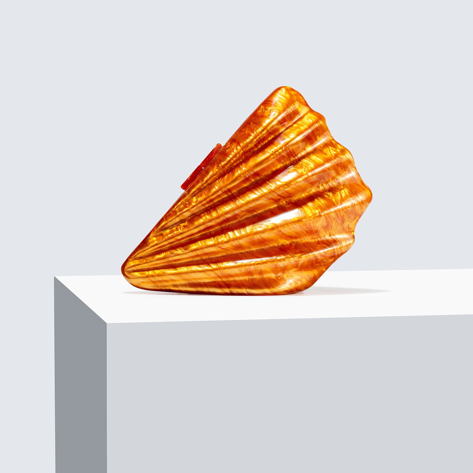 fashion Women's New Single Shoulder Diagonal Straddle Fan Shaped Shell Fashion Dinner Handheld Bag Vintage lucite evening bag