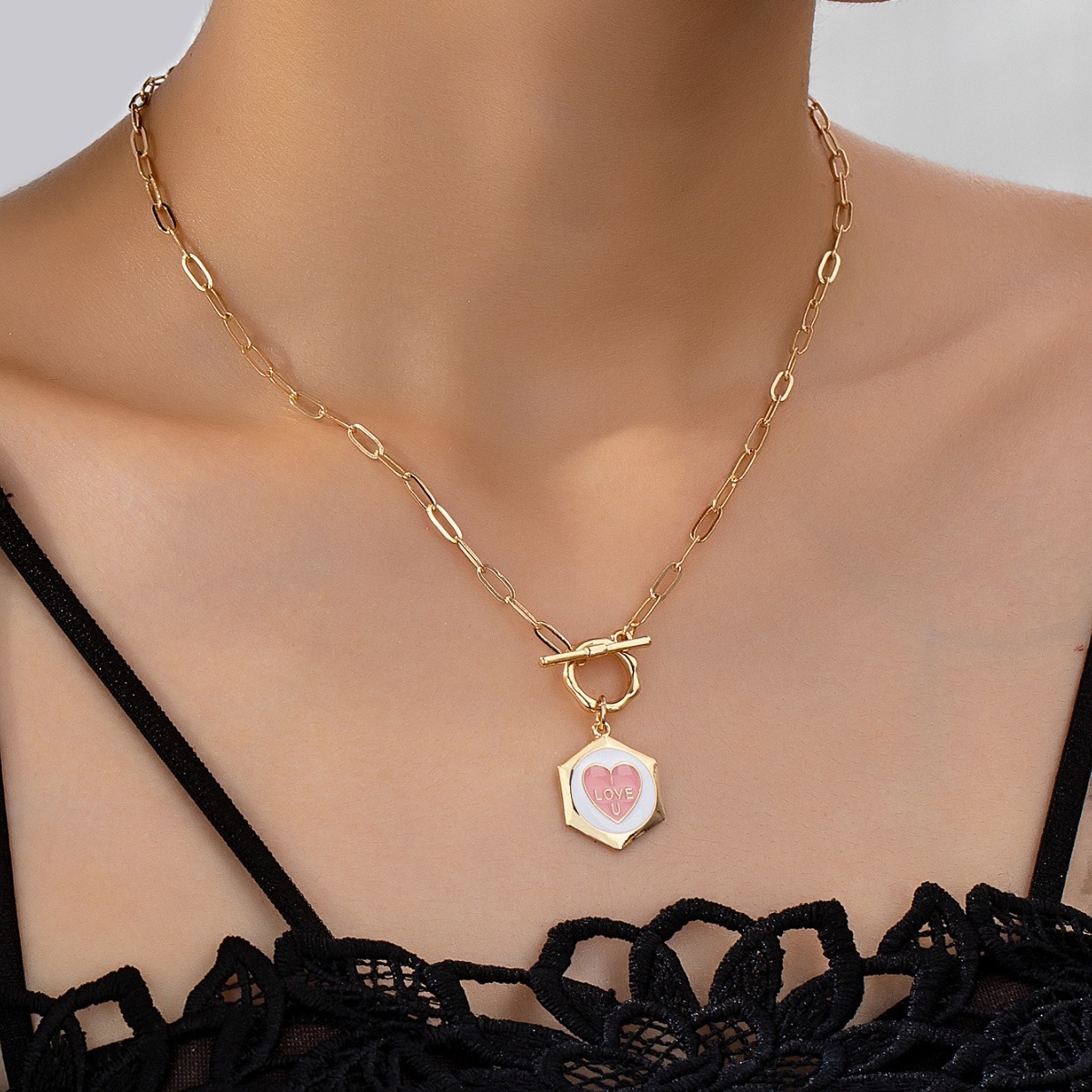 Light Luxury Hexagonal Love Necklace Women All Match High-grade Sweet Collarbone Chain Female Jewelry