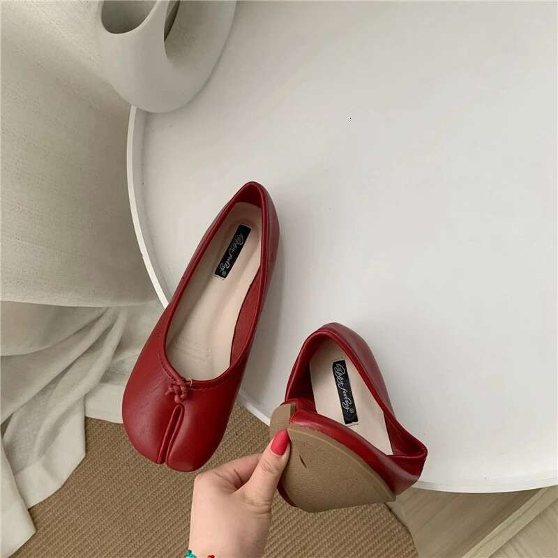 Women Tabi Ninja Shoes Woman Microfiber Leather Comfy Flats Split Toe Slippers Soft Bottom Loafers 2025 New Fashion Design