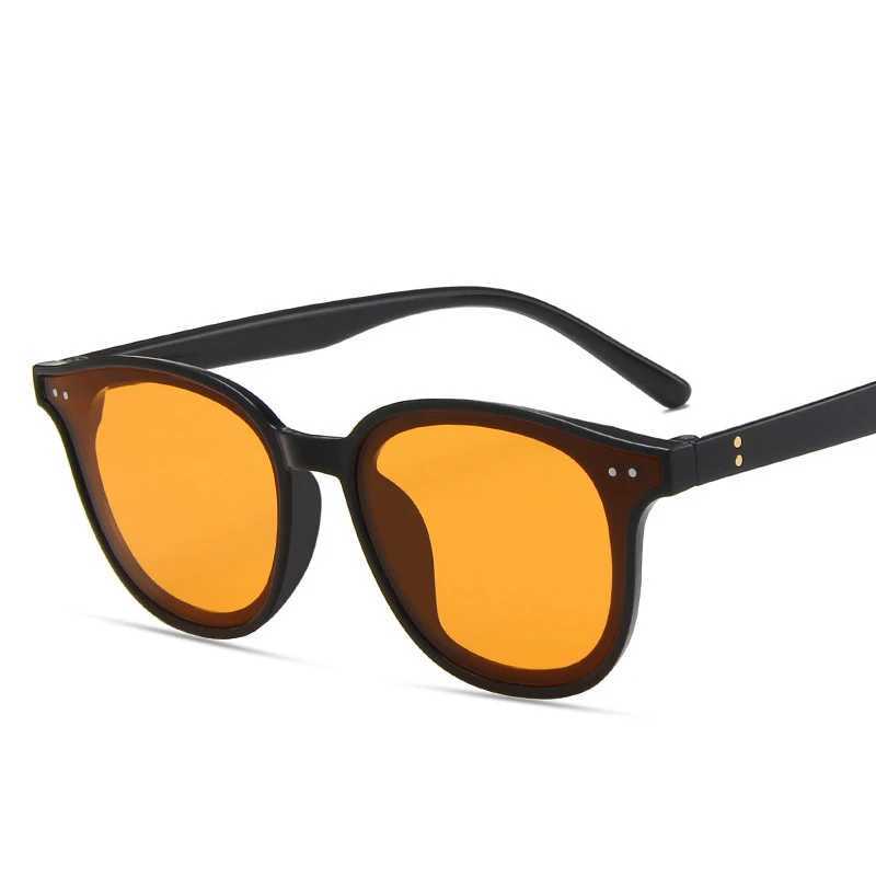 Riveted square frame sunglasses mens gray orange lenses UV400 protective glasses fashionable design Gafas De SolXJ250306