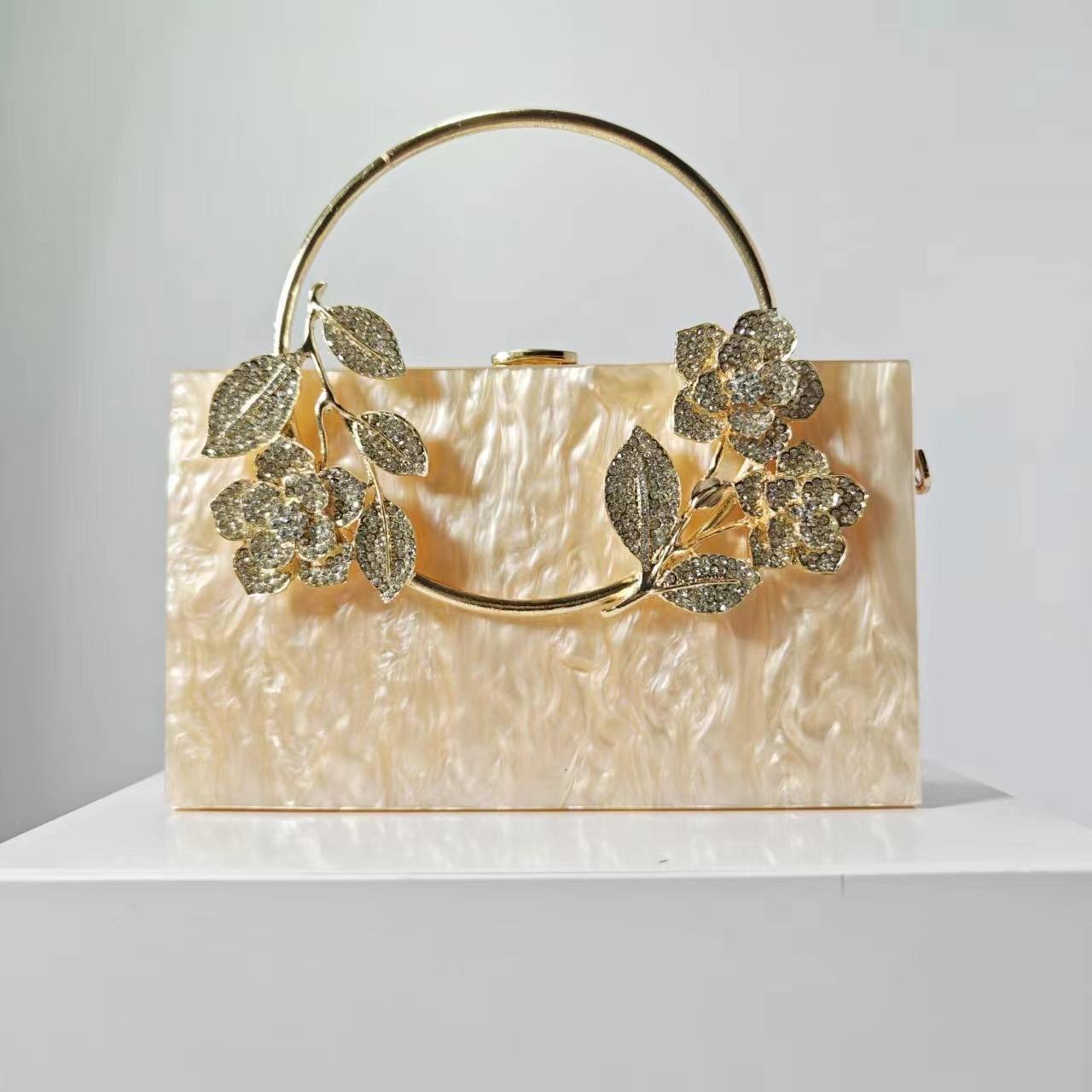 Ladies' New Flower Dinner Bag, One Shoulder Diagonal Cross , Chain Bag Vintage lucite evening bag