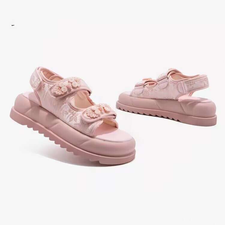 Yunfu Beach Women's 2024 Summer New Flat Bottom Chinese Embroidered Velcro Fashion Versatile Sports Sandals