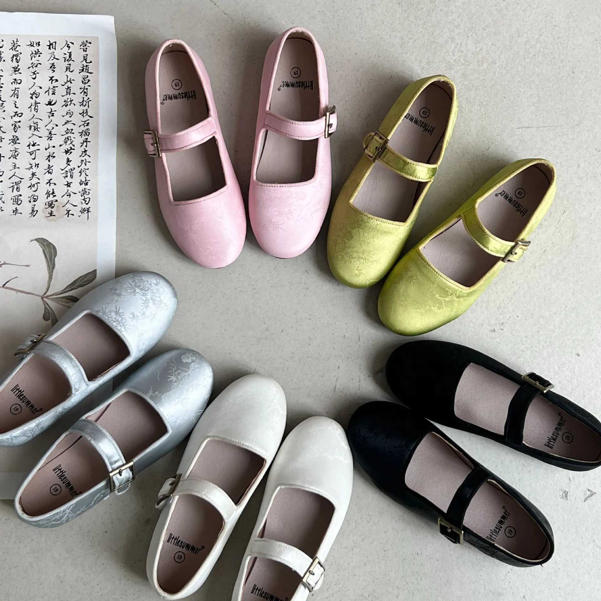 Chinoiserie Girls Flats Shoes Exquisite Embroidery Fashion Mary Jane Childrens Casual Shoes Kids Shoes for CheongsamT250306