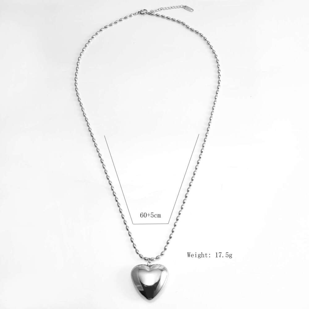 Internet celebrity's best-selg modern peach heart style stainless steel necklace with exaggerated temperament and heart-shaped accessories
