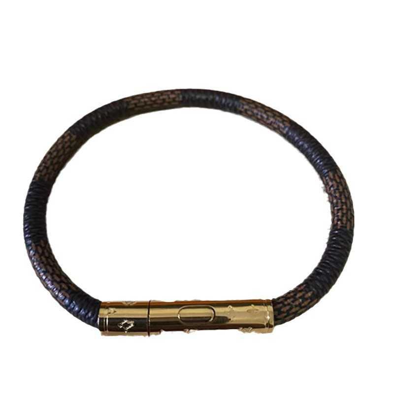 Bangle New Classic Vintage Flower Buckle Titanium Steel Gold Silver Button for Both Men and Women High-end Leather Bracelet Couples H250306