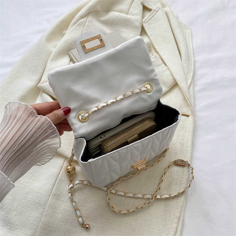 Versatile Instagram Crossbody Bag for Women 2024 New Trendy Summer Fashion Diamond Grid Chain Bag Embroidered Thread Single Shoulder Small Square Bag 
