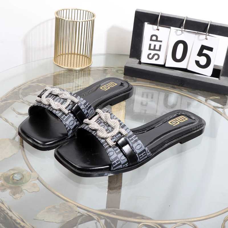 Slippers 2025 new anti-slip rhine flat bott fi word drag wens shoes wear sandals open toe luxurious lady slippers Y250306