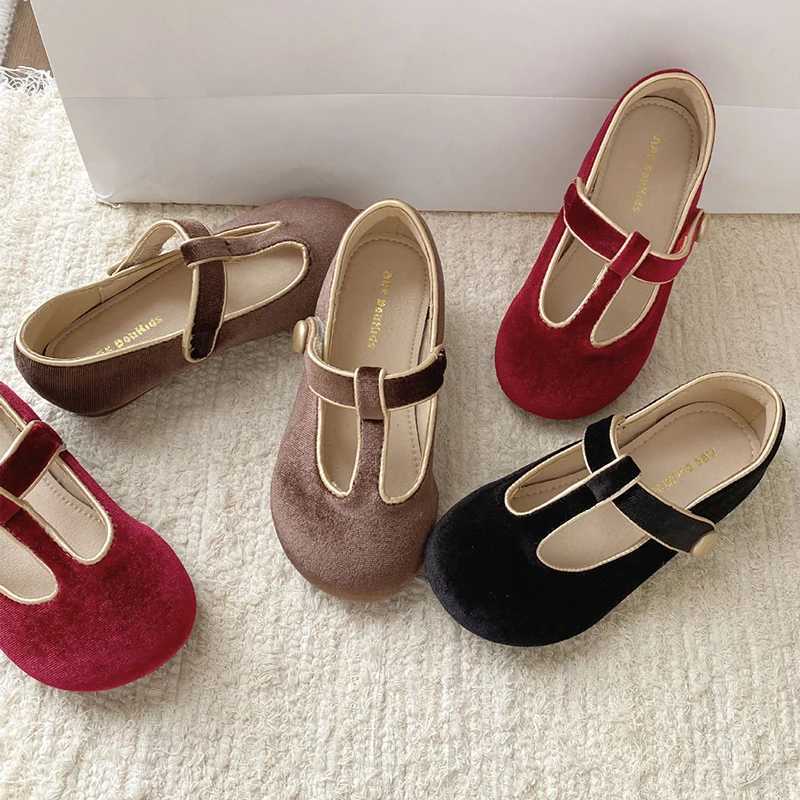 Kids Shoes Baby Girls Shoes Girls Mary Janes Vintage Velvet Casual Flats Children Footwear Toddler Infant First Step 3-12 YearsT250306