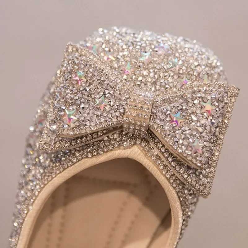 Summer Kid Flat Shoes 2025 Girls Princess Soft Sole Ballet Dance Shoes Water Diamond Small Leather Mary Jane ShoesT250306