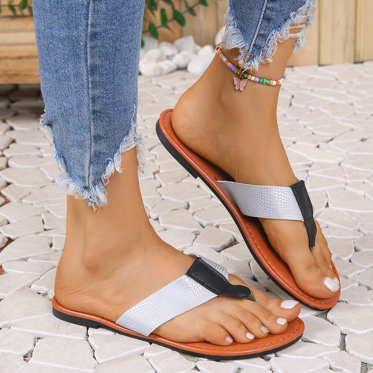 Beach 2025 new toe clip cool breeze summer casual drag sandals flat bottomed plus size women ddmykukumalu