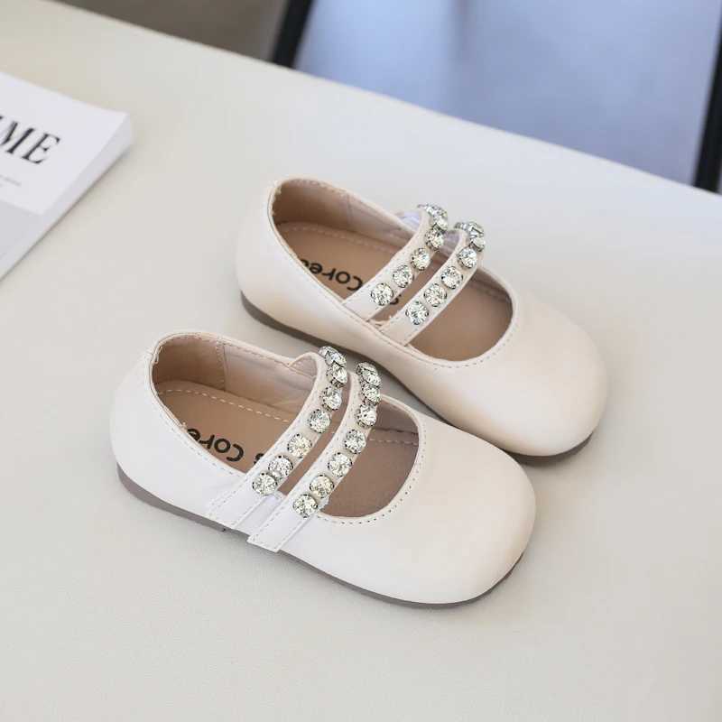 Red Patent Leather Ballet Flats Baby Girls Luxury Crystal Studs Mary Jane Shoes Kids Round Toe Rhinestone Wedding Party ZapatosT250306